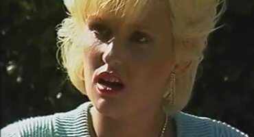 lãninhyeu sex Carmela cố gắng quan xemxx hệ tình dục với một người đàn ông da đen.